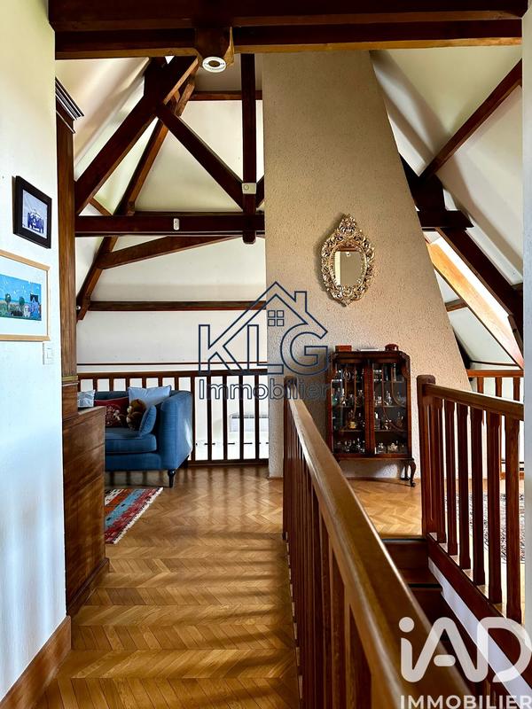 Maison - 210 m² - 8 pièces