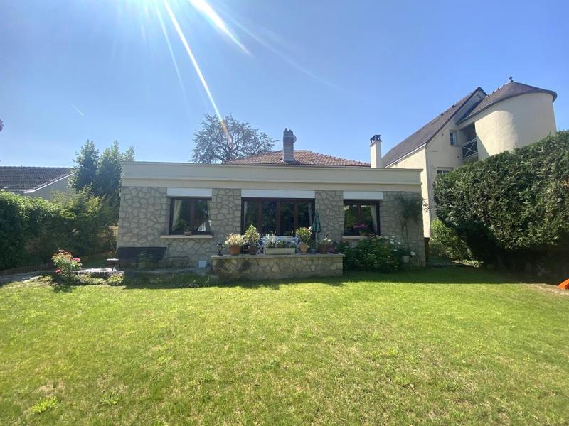 Maison ancienne - 202 m² - 8 pièces