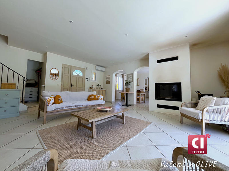 Maison - 222 m² - 7 pièces