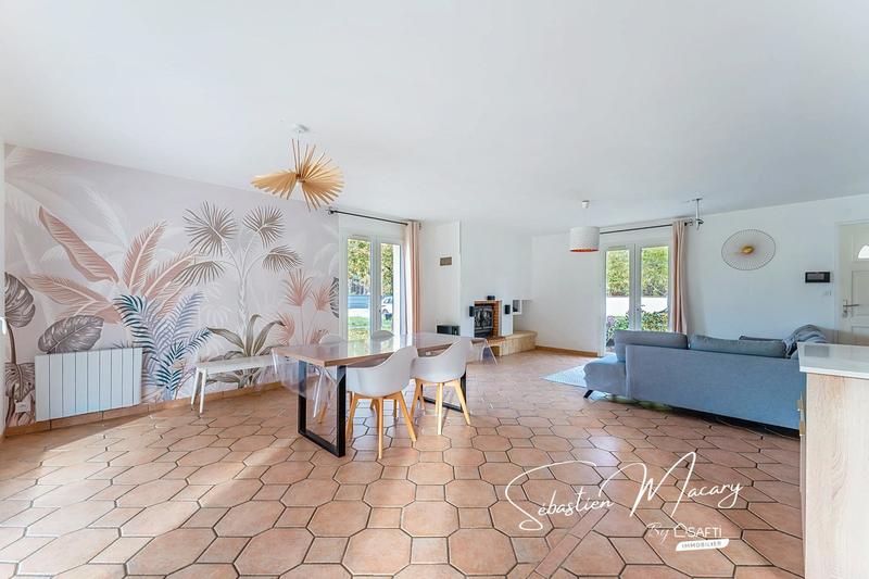 Maison - 102 m² - 5 pièces