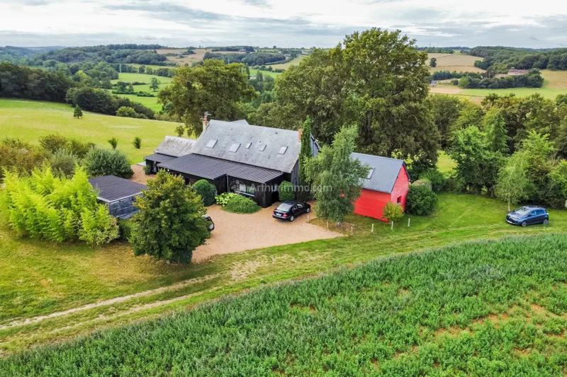 Maison - 214 m² - 10 pièces