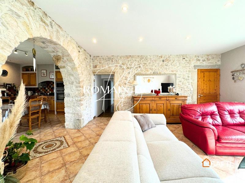 Maison - 250 m² - 11 pièces