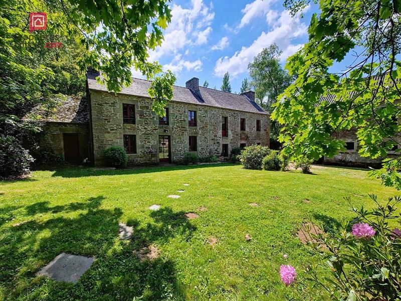 Maison - 167 m² - 8 pièces