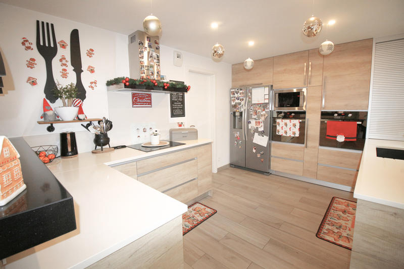 Maison - 191 m² - 7 pièces