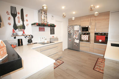 Maison - 191 m² - 7 pièces