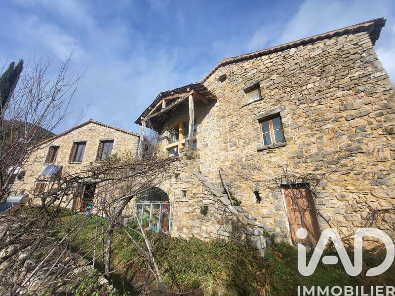 Maison - 227 m² - 7 pièces