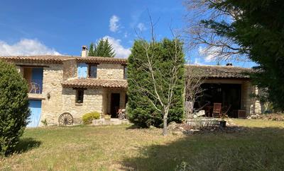 Maison - 259 m² - 6 pièces