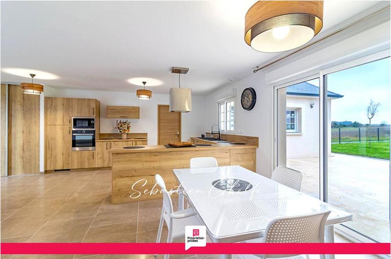 Maison - 138 m² - 7 pièces