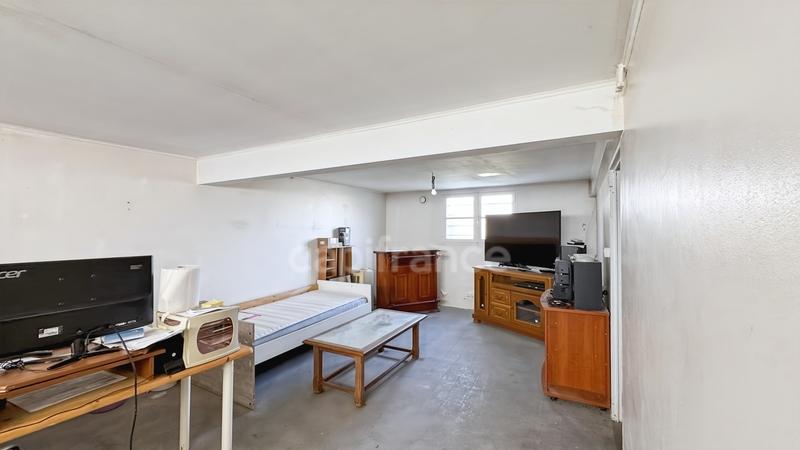 Maison - 99 m² - 5 pièces