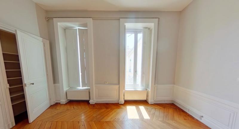 Appartement - 105 m² - 5 pièces