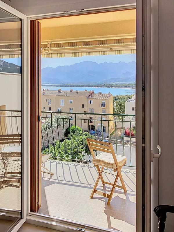 Appartement - 90 m² - 5 pièces