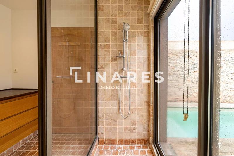 Maison - 210 m² - 5 pièces