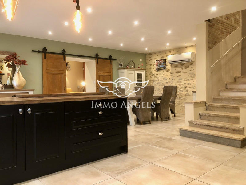 Maison traditionnelle - 163 m² - 8 pièces