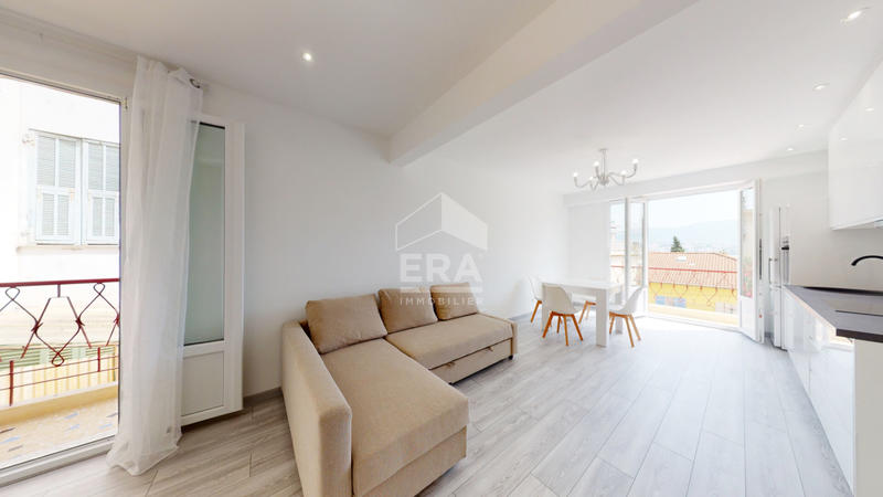 Maison - 167 m² - 9 pièces