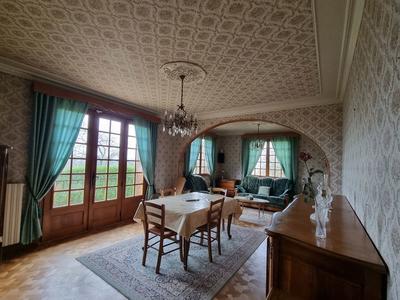 Maison - 142 m² - 7 pièces