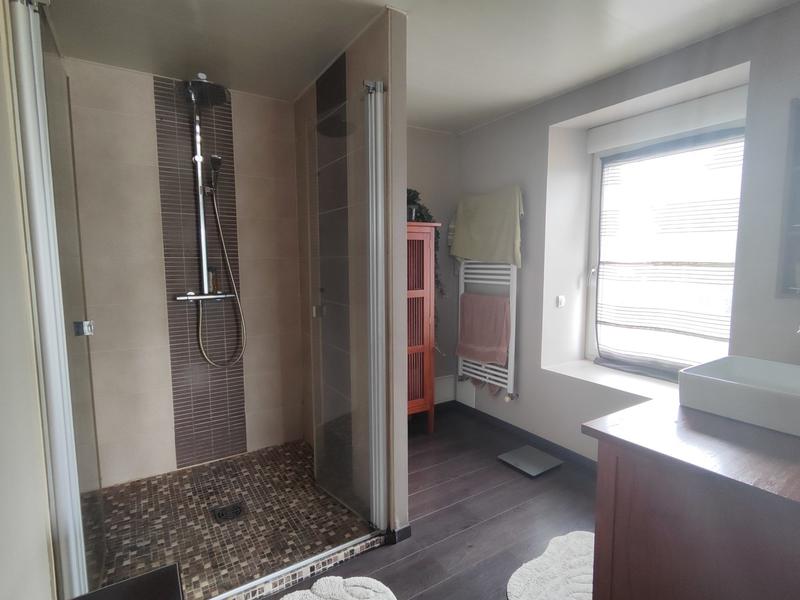 Maison - 305 m² - 9 pièces