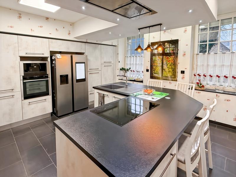 Maison bourgeoise - 289 m² - 13 pièces