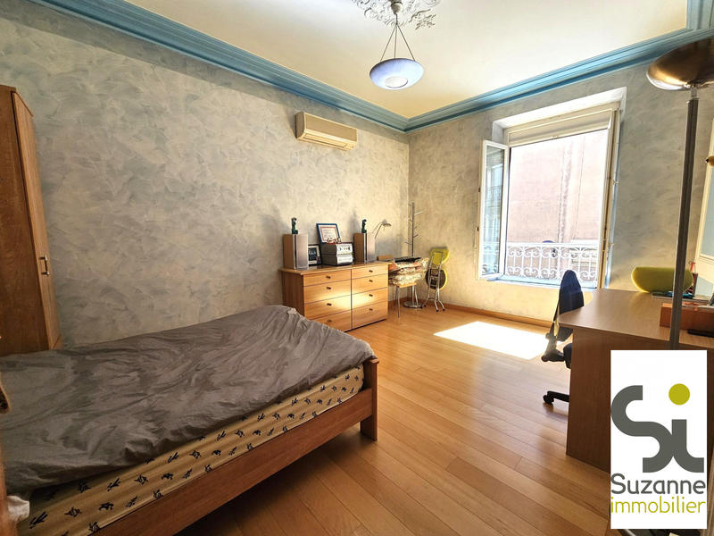 Appartement - 151 m² - 5 pièces