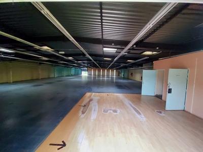 Local commercial - 1 024 m² - 1 pièce