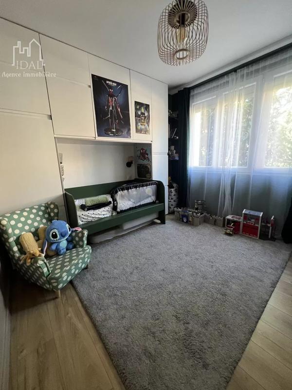 Appartement - 80 m² - 4 pièces