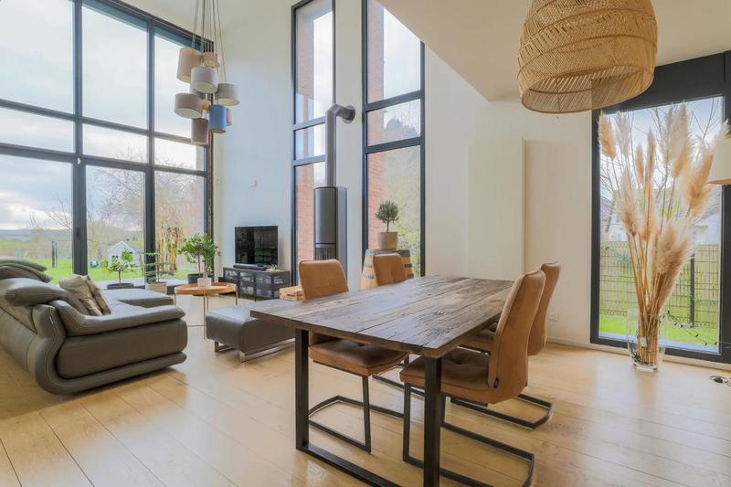 Maison - 170 m² - 5 pièces