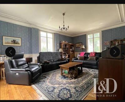 Maison - 420 m² - 16 pièces