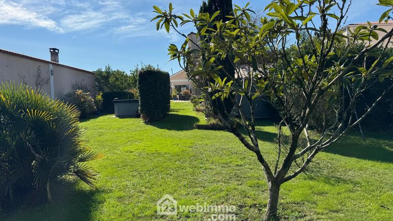 Maison - 221 m² - 5 pièces