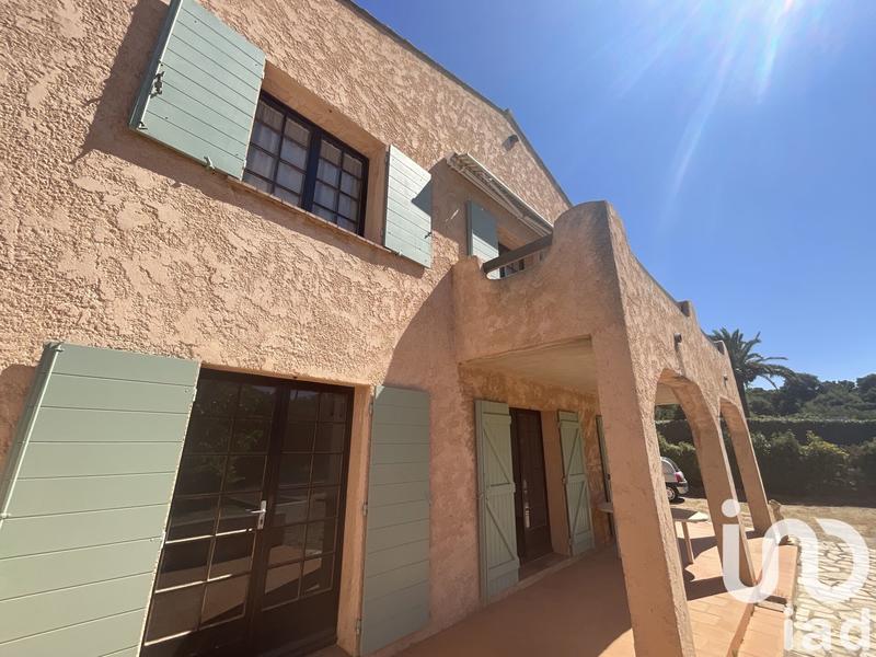 Maison - 214 m² - 9 pièces