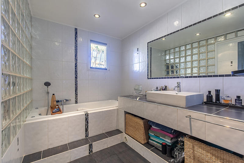 Maison - 115 m² - 4 pièces