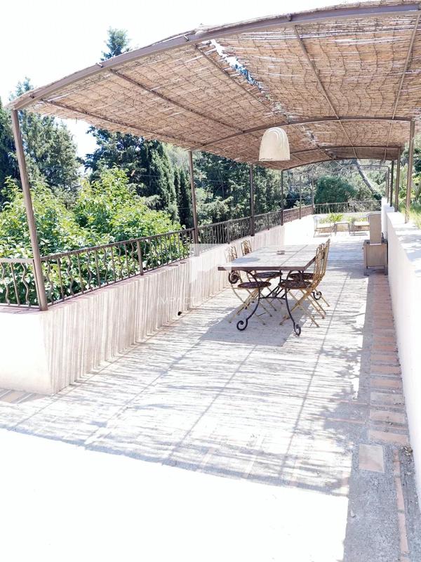 Maison - 240 m² - 7 pièces