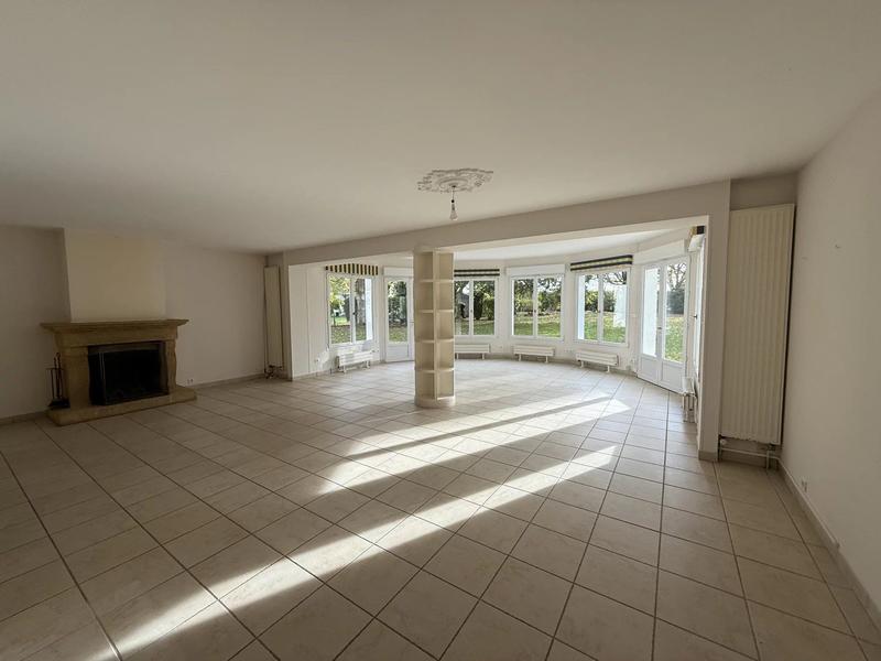 Maison - 180 m² - 8 pièces