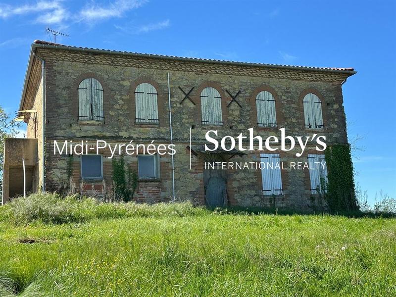 Propriété - 350 m² - 10 pièces