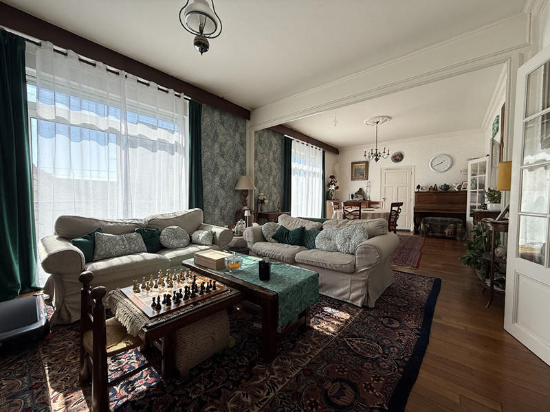 Appartement - 193 m² - 6 pièces