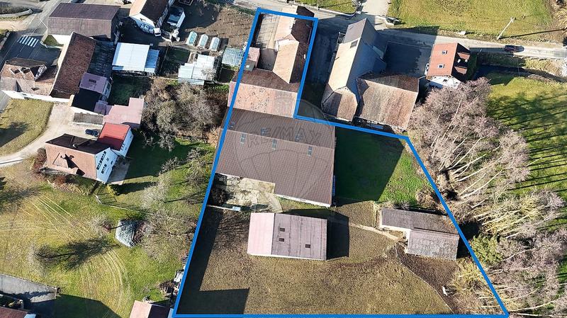 Maison - 179 m² - 9 pièces