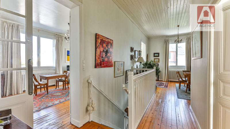 Maison - 178 m² - 8 pièces