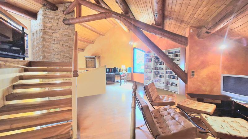 Maison - 840 m² - 9 pièces