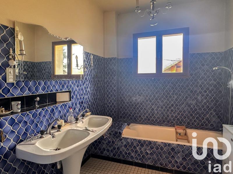 Maison de maîtres - 256 m² - 11 pièces