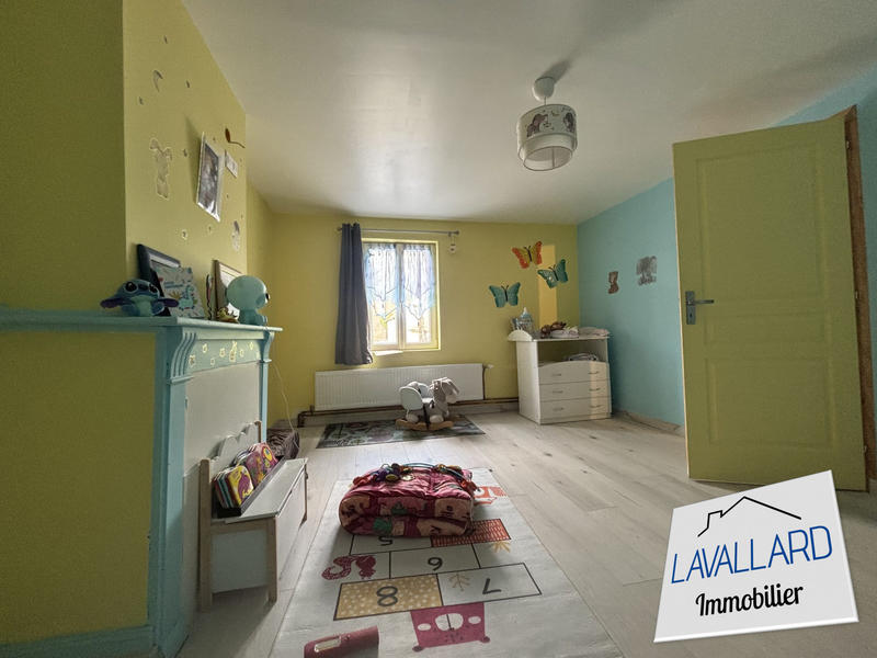 Maison - 233 m² - 7 pièces