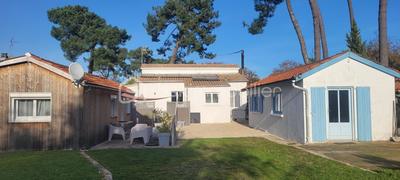 Maison - 204 m² - 8 pièces