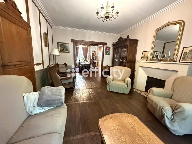 Maison - 205 m² - 6 pièces