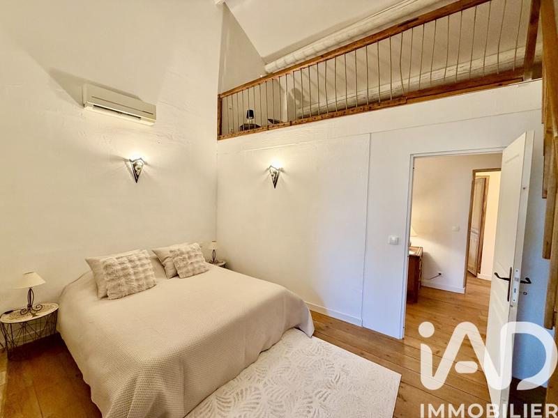 Maison - 411 m² - 12 pièces