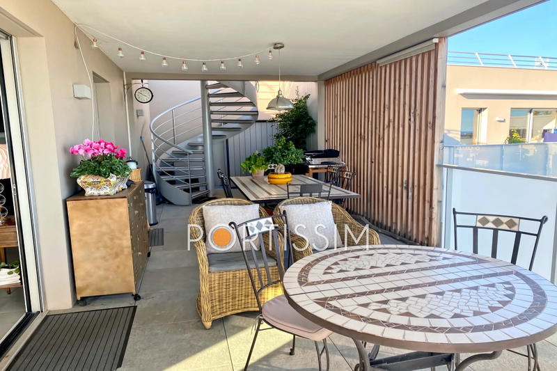 Appartement - 100 m² - 4 pièces