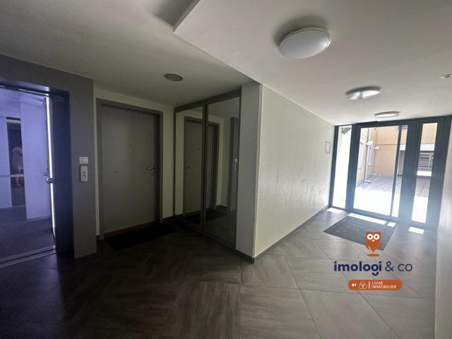 Appartement - 64 m² - 2 pièces