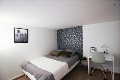 Chambre - 12 m² - 5 pièces