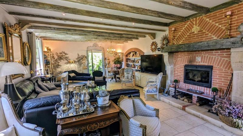 Maison - 222 m² - 6 pièces