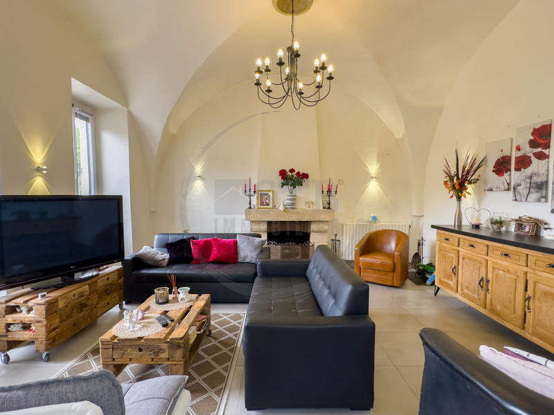 Maison - 366 m² - 23 pièces