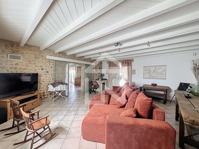 Maison - 247 m² - 6 pièces