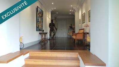 Maison de maîtres - 256 m² - 7 pièces