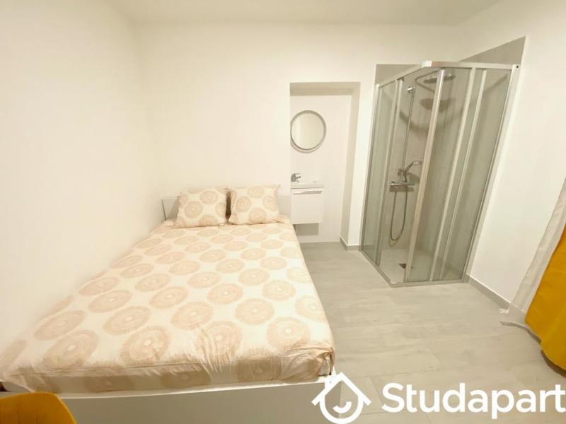 Chambre - 11 m² - 1 pièce