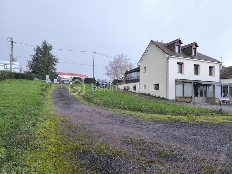 Maison - 218 m² - 10 pièces